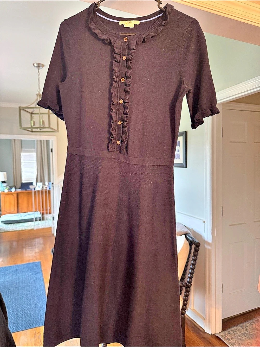 Short Sleeve Ruffle Front Dress Size 2